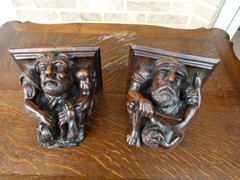 Barok style Pair small consoles with personages in walnut, Italy 1880
