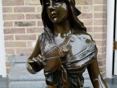 Belle epoque style Sculpture of a gipsy lady 