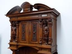 Grunderzeit style Dresden cabinet in carved wallnut, Germany Dresden 1900