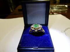 style Lady,s ring with smaragd and briljant 6.3 gr  in 14kt gold,smaragd and briljant 1970