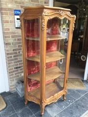 Louis 15 style Display cabinet with curved glass in carved wallnut, France 1880