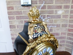 Napoleon III style Boulle styl cartel clock in gilded bronze and tortoiseshell marquetry, France 1890