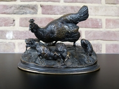 Napoleon III style Sculpture by P.J.Mene of mother chicken and chickens in patinated bronze, France 1870