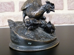 Napoleon III style Sculpture by P.J.Mene of mother chicken and chickens in patinated bronze, France 1870