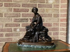 Napoleon III style Sculpture of lady in patinated bronze on a green marble base, France 1880