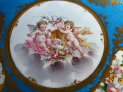 Plate in Sévres porcelain with putto,s, France 1870