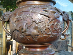 style A huge Japanese centerpiece brule-parfum with birds in  bronze patinated, Japan 1880 Meeiji