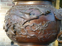 style A huge Japanese centerpiece brule-parfum with birds in  bronze patinated, Japan 1880 Meeiji