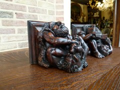 Barok style Pair small consoles with personages in walnut, Italy 1880