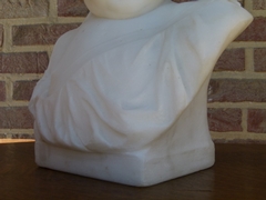 Belle epque style Sculpture of a child with a butterfly by Vanel in carrara marble, France 1920