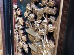 style Chinese 4 panel roomscreen in gilded and colored carved wood, China 1920
