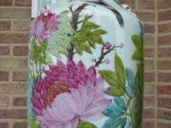 style Chinese vase with flowers and birds in porcelain, China 1890