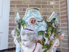 style Coupe with cherubs putti,s in porcelain, Germany 1940