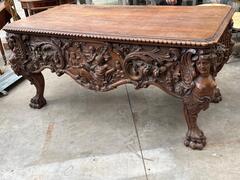 Desk in carved walnut 