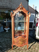 Louis 15 style Display cabinet with curved glass in walnut, Austria 1880