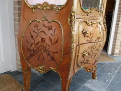 Louis 15 style Display cabinet with flower marquetry and gilded bronzes in different woods, France 1930