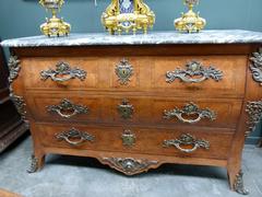 Louis 15 style Napoleon III chest of drawwers in rosewood and gilded bronzes, France 1880