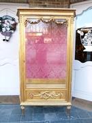 Louis 16 style Display cabinet/ vitrine in gilded wood, Italy 1890