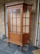 Louis 16 style Display cabinet with curved glass and gilded bronzes, France 1900