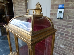 Louis 16  style Very nice gilded display cabinet with curved glass in gilded wood, France 1880