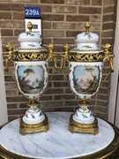 Napoleon 3 style Pair vases with gilt ormolu and romantic scenes in Sévres porcelain and gilded bronzes, France 1860