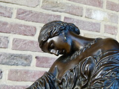 Napoleon 3 style Sculpture of a sleeping lady by J. Cavelier and Barbedienne foundry stamp in bronze, France 1870