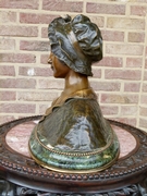 Napoleon III style Buste of a lady on a green marble base in tricolor patinated bronze, Belgium 1880
