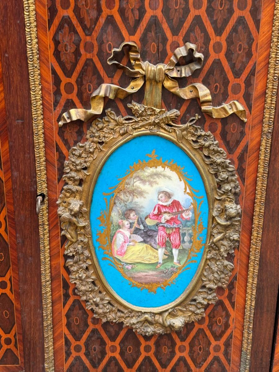 Napoleon III cabinet with marquetry and fine quality gilded bronze 