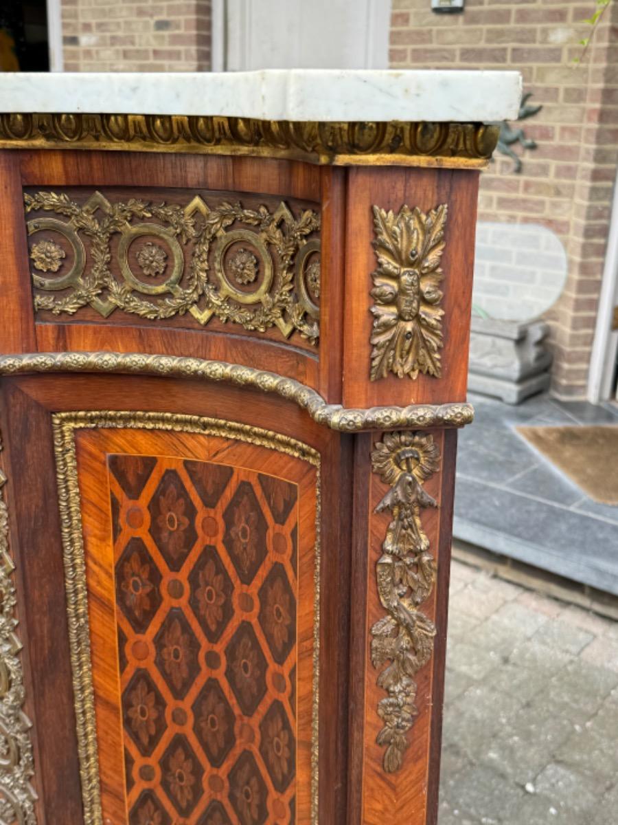 Napoleon III cabinet with marquetry and fine quality gilded bronze 