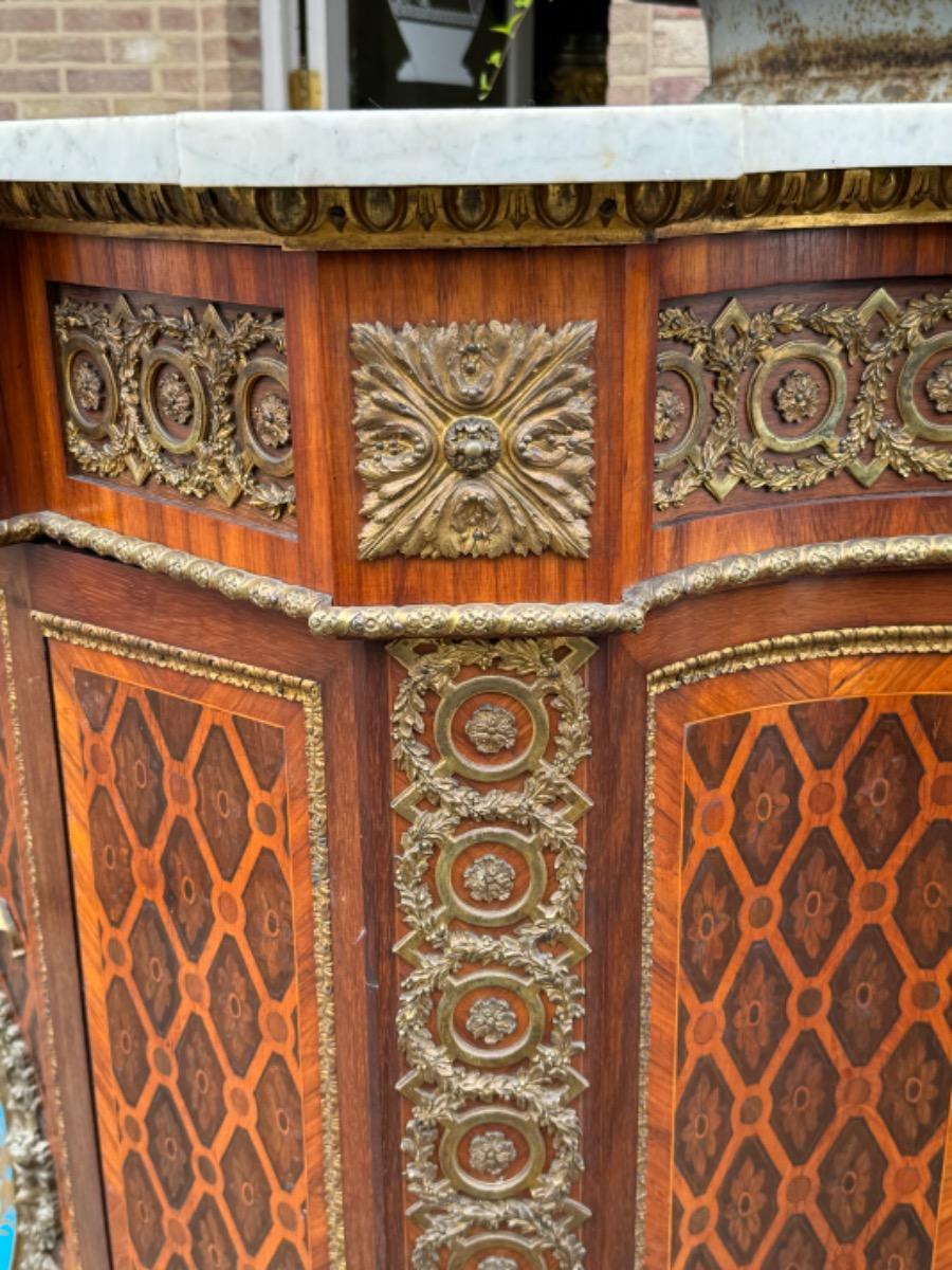 Napoleon III cabinet with marquetry and fine quality gilded bronze 