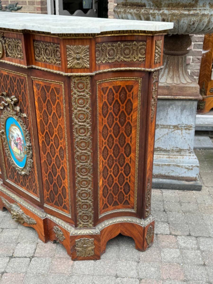 Napoleon III cabinet with marquetry and fine quality gilded bronze 