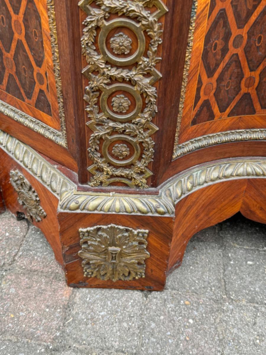 Napoleon III cabinet with marquetry and fine quality gilded bronze 