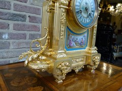Napoleon III style Clock pendule with Sévres porcelain in gilded bronze, France 1880