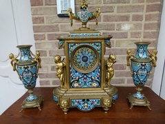 Napoleon III style cloisonné Clockset with putti,s in gilded bronze, France 1870