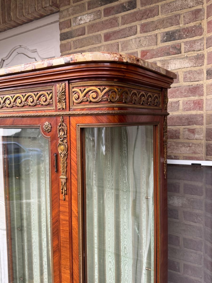 Napoleon III display cabinet 