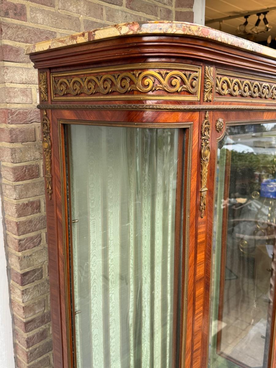 Napoleon III display cabinet 