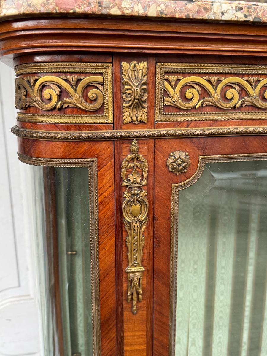 Napoleon III display cabinet 