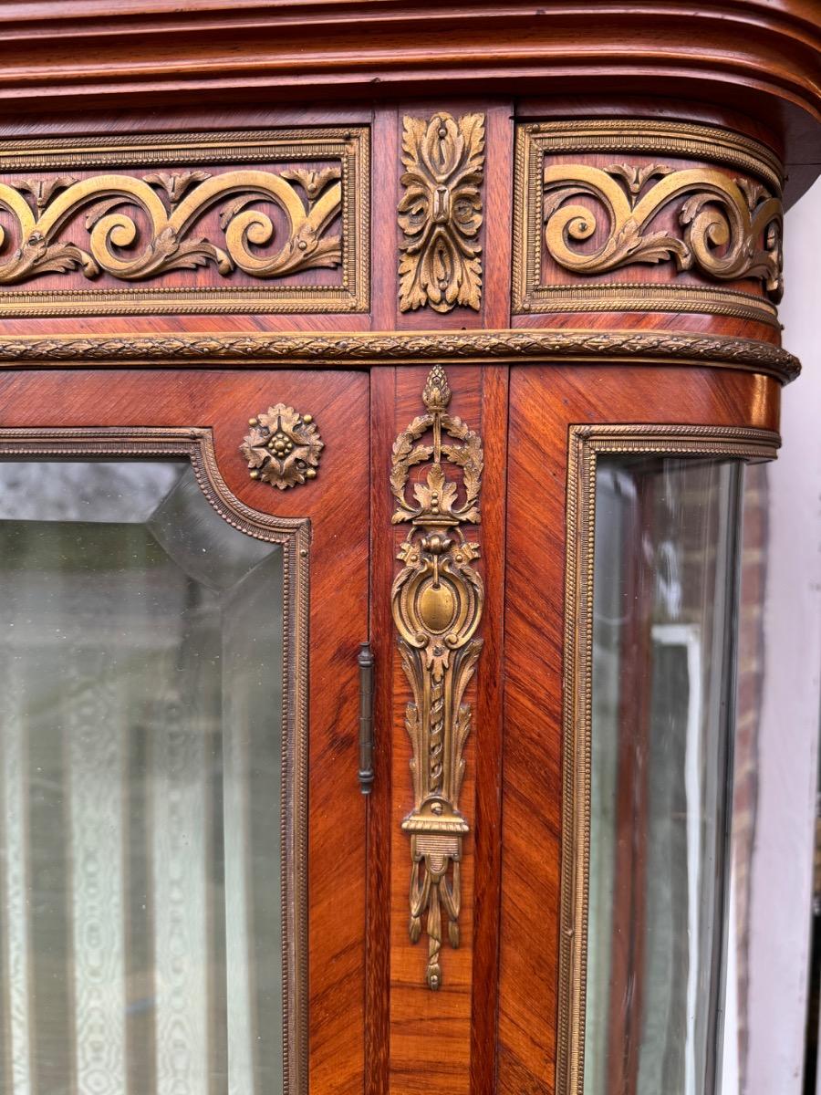 Napoleon III display cabinet 