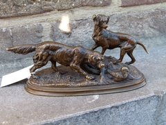 Napoleon III style Miniature sculpture of 2 dogs by Delabrière in patinated bronze, France 1870