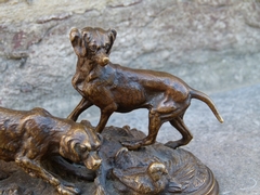 Napoleon III style Miniature sculpture of 2 dogs by Delabrière in patinated bronze, France 1870