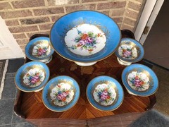 Napoleon III style Set of 1 plate and 6 cups in porcelain, France 1880