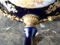 style Sévres centerpiece in gilded bronze and Sévres porcelain, France 1920
